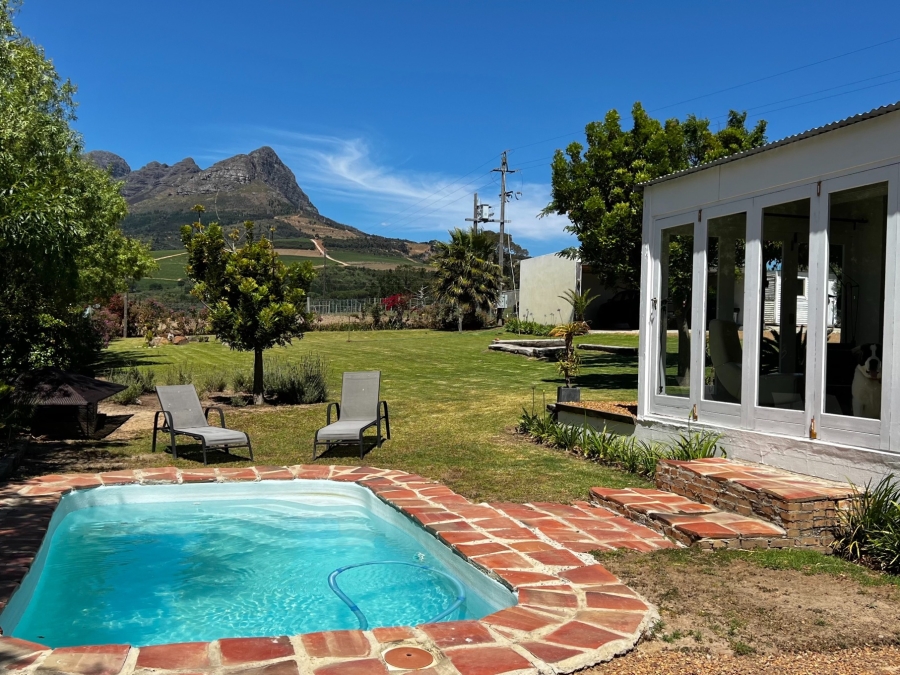 8 Bedroom Property for Sale in Raithby Western Cape